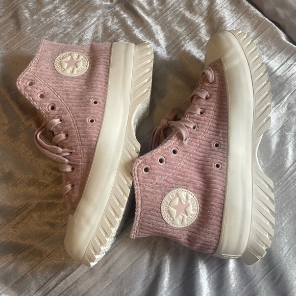 NEW Converse CTAS
Lugged 2.0 Hi Corduroy
Platform, MENS
Sneaker Size 9.5‎ - Picture 9 of 14